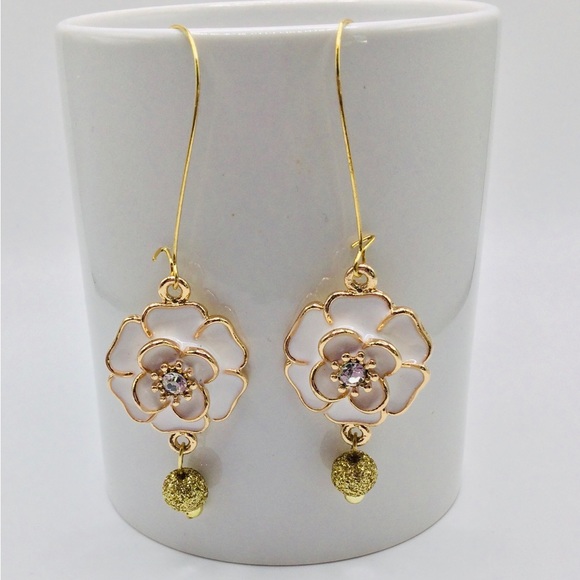 Black or White Enamel Rose Earrings. - Picture 4 of 5